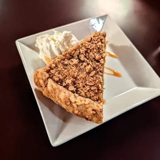 Amaretto Peach Pie